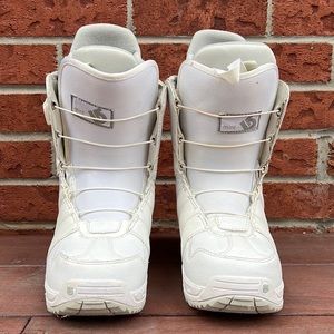 Burton Mint Women’s Snowboard Boots US size 7
